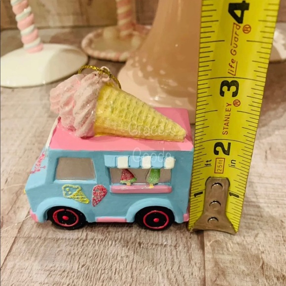 Ice Cream Truck for Tiered Trays & Displays - Picture 6 of 6